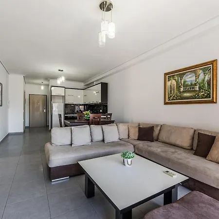 Appartamento Flower Balcony | 2br Beachside Escape By Pikhost *