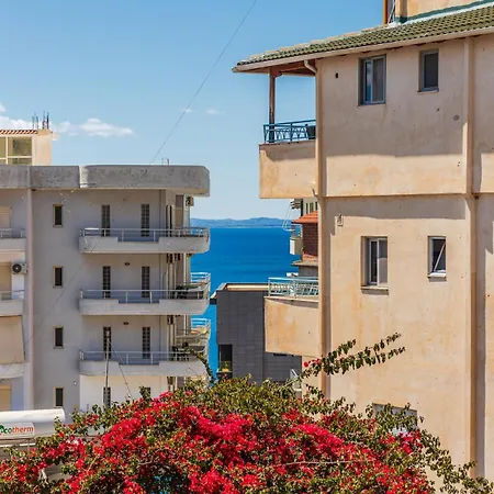Appartamento Flower Balcony | 2br Beachside Escape By Pikhost