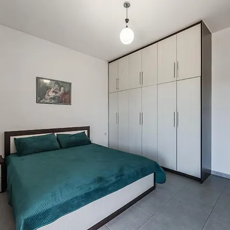Appartamento Flower Balcony | 2br Beachside Escape By Pikhost *