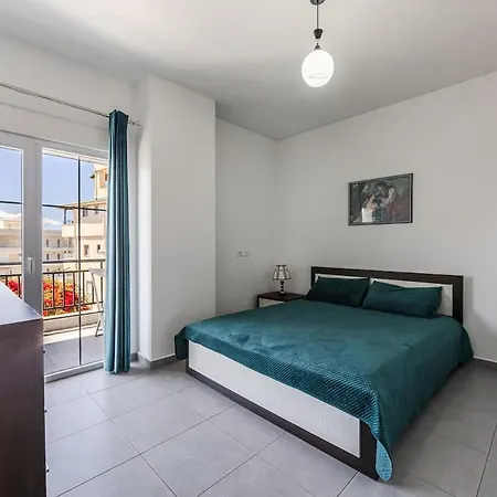 Appartamento Flower Balcony | 2br Beachside Escape By Pikhost Sarandë