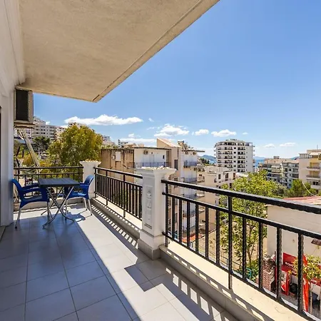 Appartamento Flower Balcony | 2br Beachside Escape By Pikhost
