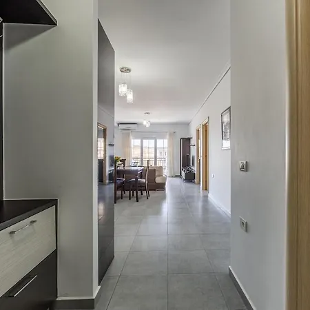 Flower Balcony | 2br Beachside Escape By Pikhost * Sarandë