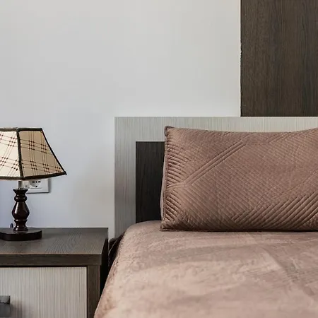 Appartamento Flower Balcony | 2br Beachside Escape By Pikhost